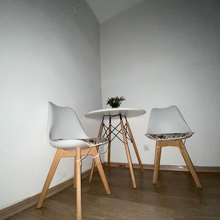 Center Studio Apartment 포드고리차 외부 사진