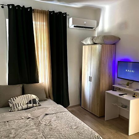 Center Studio Apartment 포드고리차 외부 사진